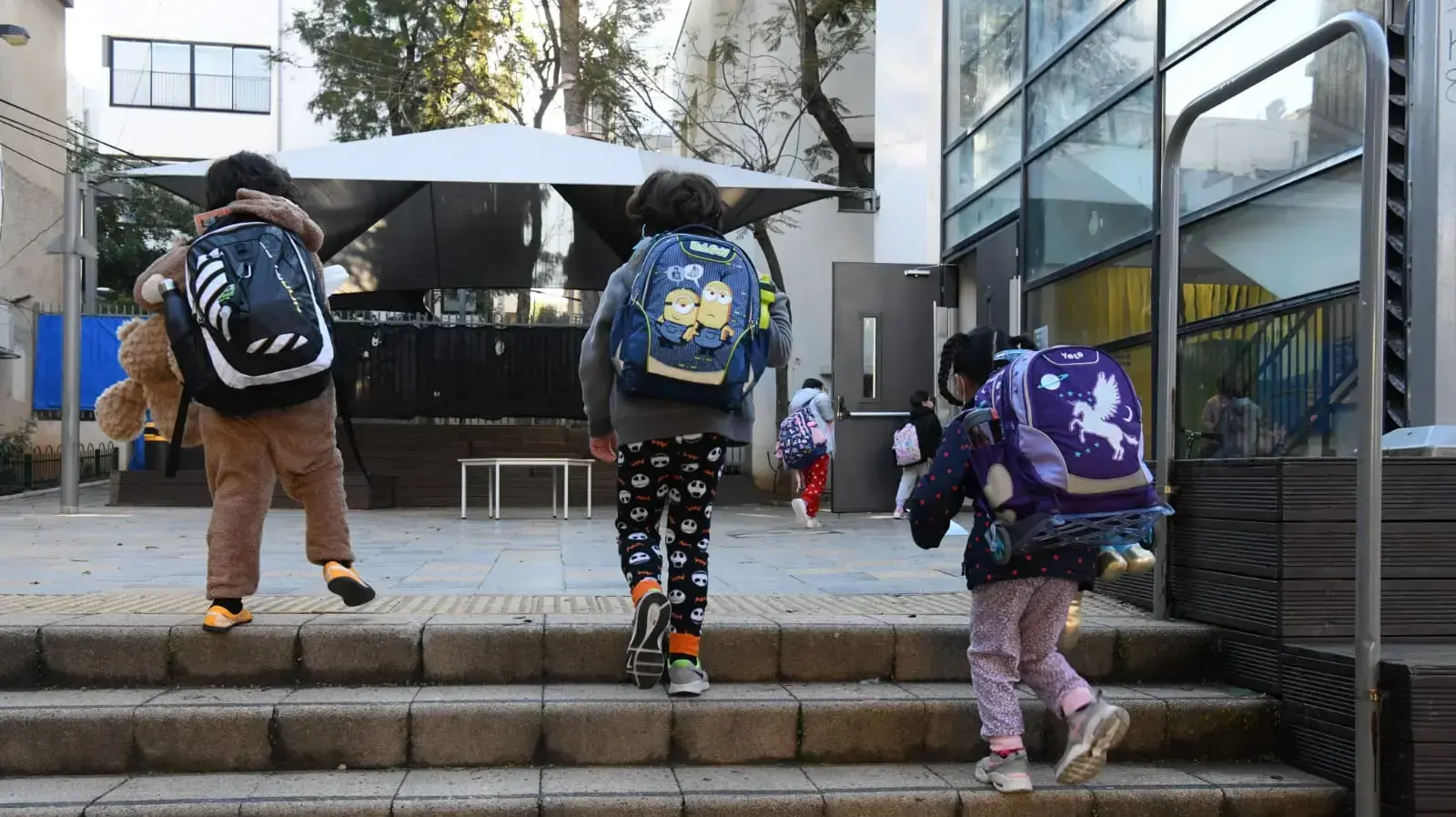חזרה ללימודים בבית ספר בלפור ת"א , 21 בפברואר 2021 חזרה ללימודים בבית ספר בלפור ת"א , 21 בפברואר 2021