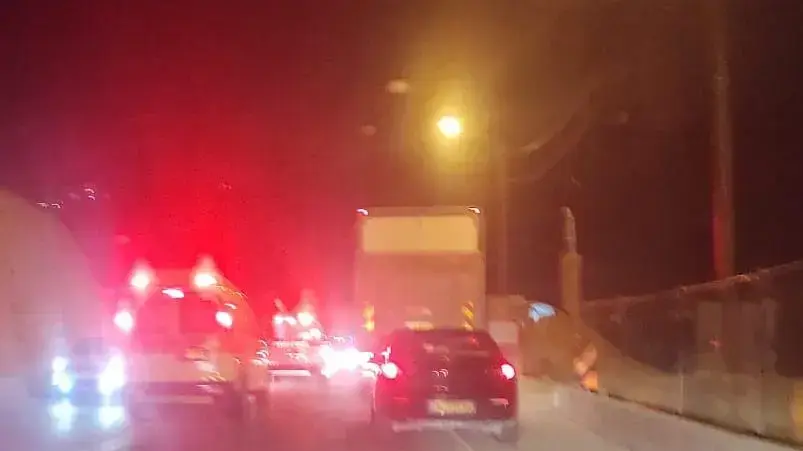 כוח צה"ל ירה על מחבל שזוהה מיידה מספר בקבוקי תבערה לעבר כביש 60 כוח צה"ל ירה על מחבל שזוהה מיידה מספר בקבוקי תבערה לעבר כביש 60