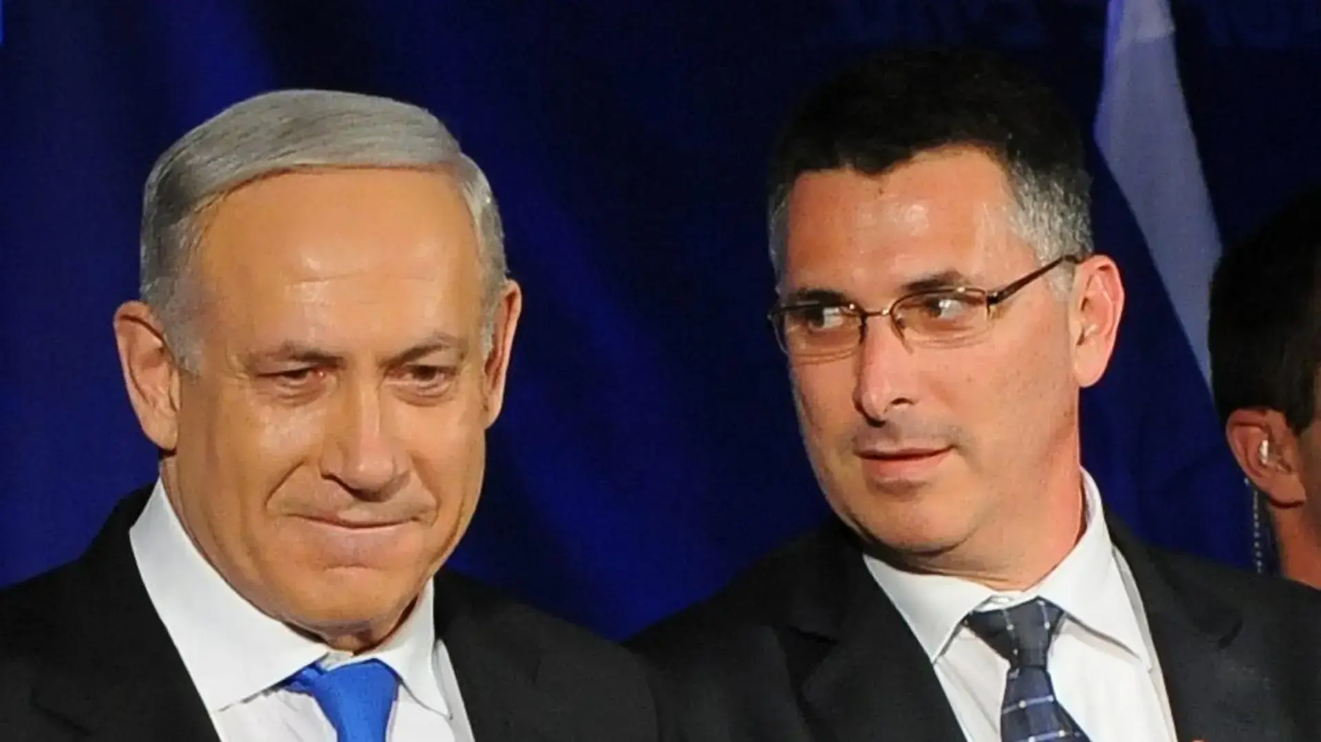 מפלגת הליכוד לאחר פרסום תוצאות המדגם, 22 בינואר 2013
בנימין נתניהו גדעון סער מפלגת הליכוד לאחר פרסום תוצאות המדגם, 22 בינואר 2013
בנימין נתניהו גדעון סער