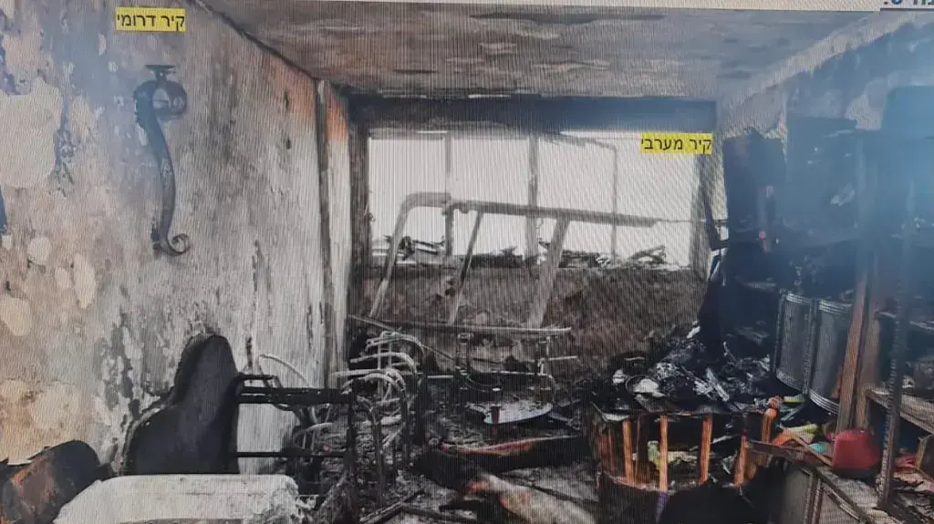 דירה שהוצתה בדרך יד לבנים בחיפה, יולי 2019 דירה שהוצתה בדרך יד לבנים בחיפה, יולי 2019
