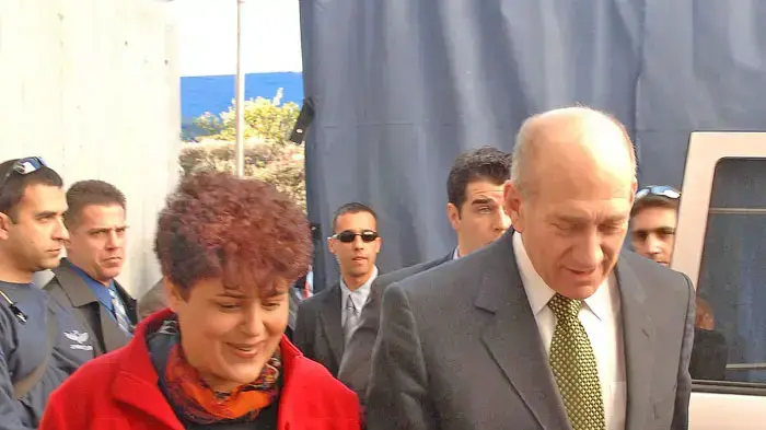 ראש הממשלה אהוד אולמרט מגיע להעיד בוועדת וינוגרד ראש הממשלה אהוד אולמרט מגיע להעיד בוועדת וינוגרד