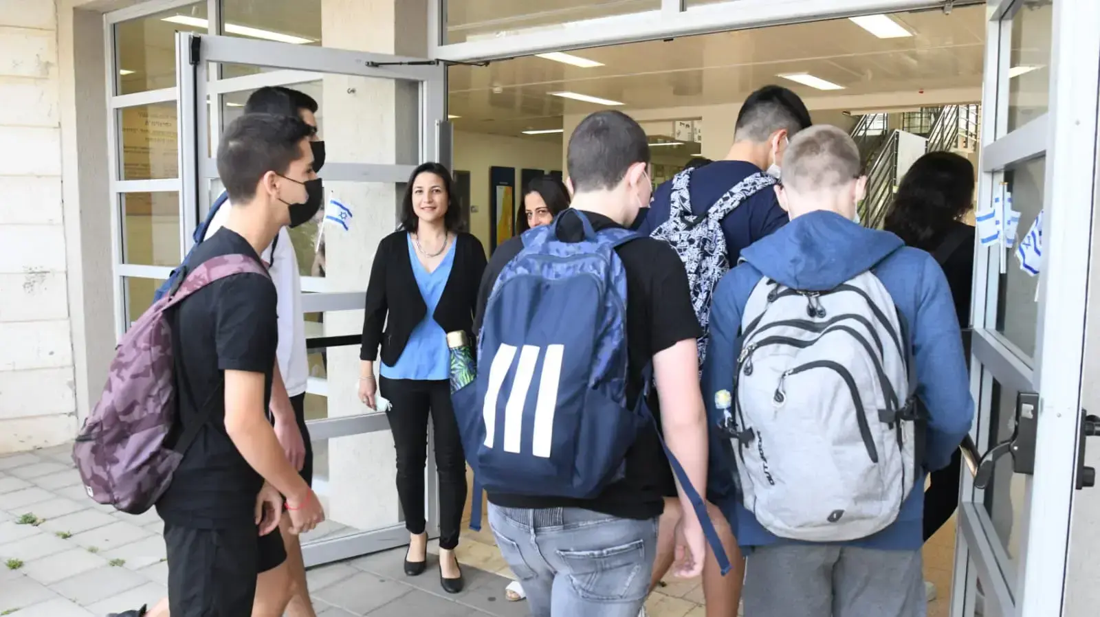 חזרה ללימודים ללא מתווה הקפסולות, בי"ס "אחד העם", פתח תקווה, 18 באפריל 2021 חזרה ללימודים ללא מתווה הקפסולות, בי"ס "אחד העם", פתח תקווה, 18 באפריל 2021