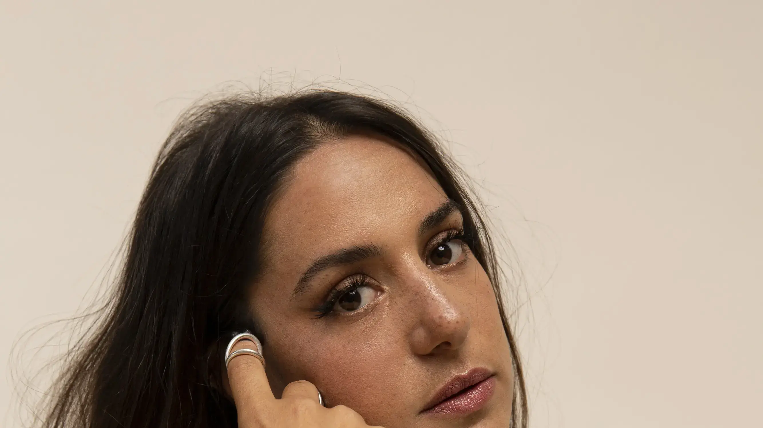 הראפרית אקו אריאל מורגנשטרן, הפועלת תחת שמה הפרטי בלבד אקו הראפרית אקו אריאל מורגנשטרן, הפועלת תחת שמה הפרטי בלבד אקו