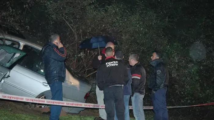 מכוניתו של פרופ' דוד ניב מזירת הרצח מכוניתו של פרופ' דוד ניב מזירת הרצח
