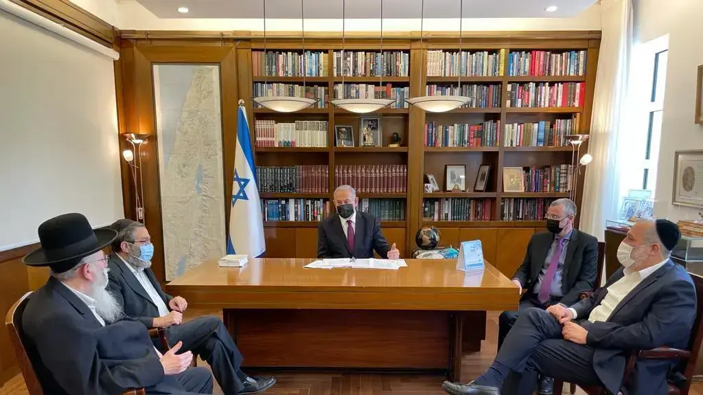 ראש הממשלה בנימין נתניהו בפגישה עם יריב לוין, יו"ר ש"ס אריה דרעי, יו"ר יהדות התורה משה גפני והשר יעקב ליצמן, 6 במאי 2021 ראש הממשלה בנימין נתניהו בפגישה עם יריב לוין, יו"ר ש"ס אריה דרעי, יו"ר יהדות התורה משה גפני והשר יעקב ליצמן, 6 במאי 2021