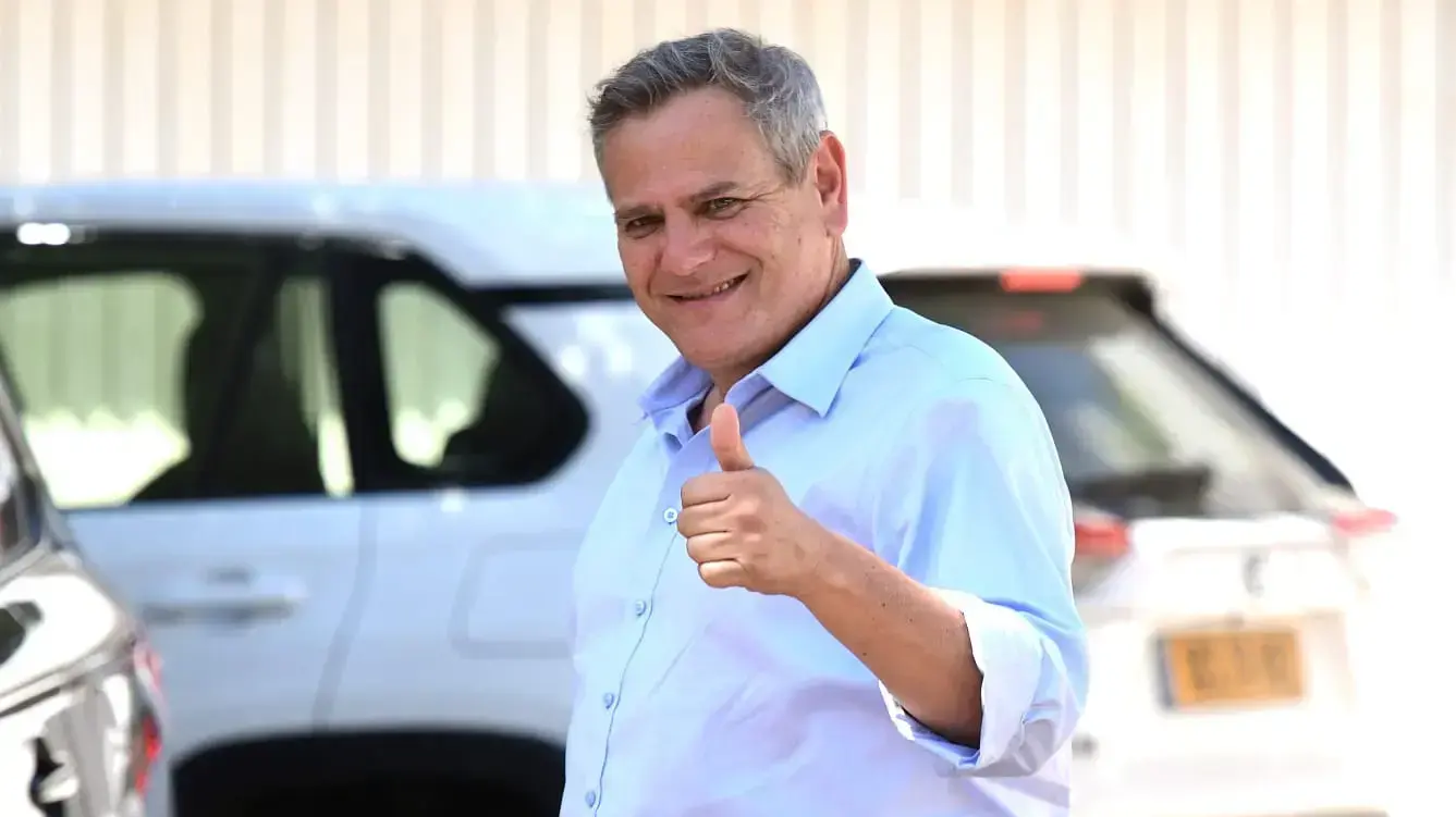 המאמצים להקמת ממשלה | יו"ר מרצ, ניצן הורוביץ
בתום הפגישה עם יאיר לפיד בתל אביב 7 במאי 2021 המאמצים להקמת ממשלה | יו"ר מרצ, ניצן הורוביץ
בתום הפגישה עם יאיר לפיד בתל אביב 7 במאי 2021
