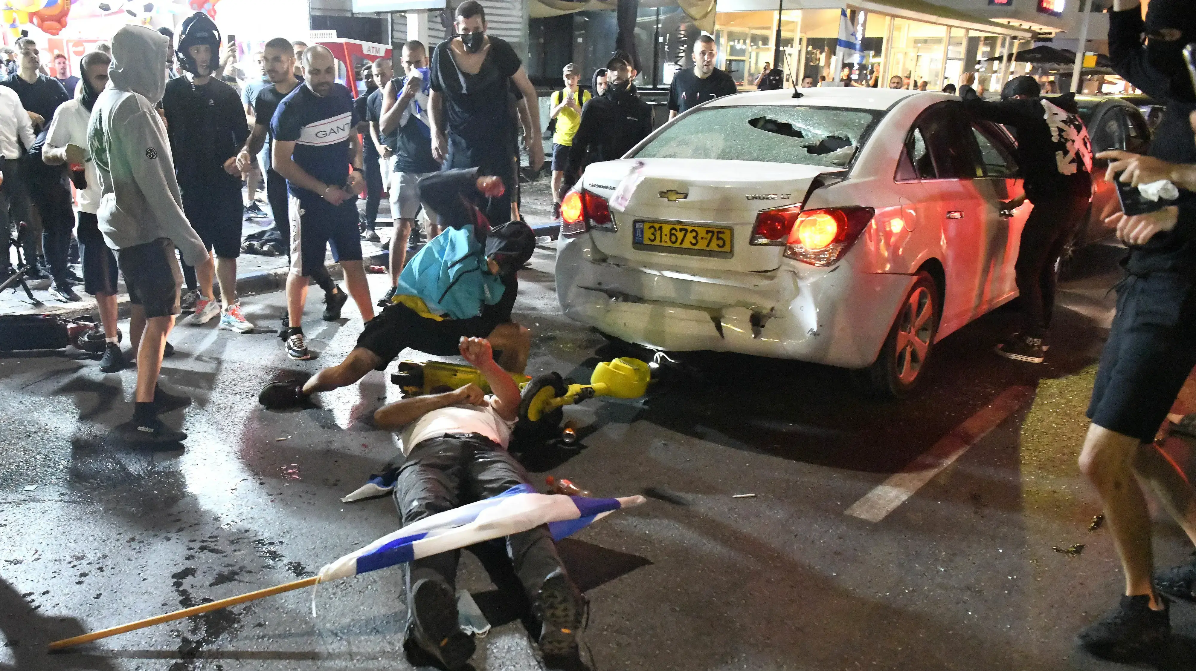 לינץ' בטיילת בת ים, 12 במאי 2021 לינץ' בטיילת בת ים, 12 במאי 2021