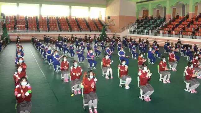 צפון קוריאה: ילדים יתומים "מתנדבים" לעבוד במכרות ובחוות צפון קוריאה: ילדים יתומים "מתנדבים" לעבוד במכרות ובחוות