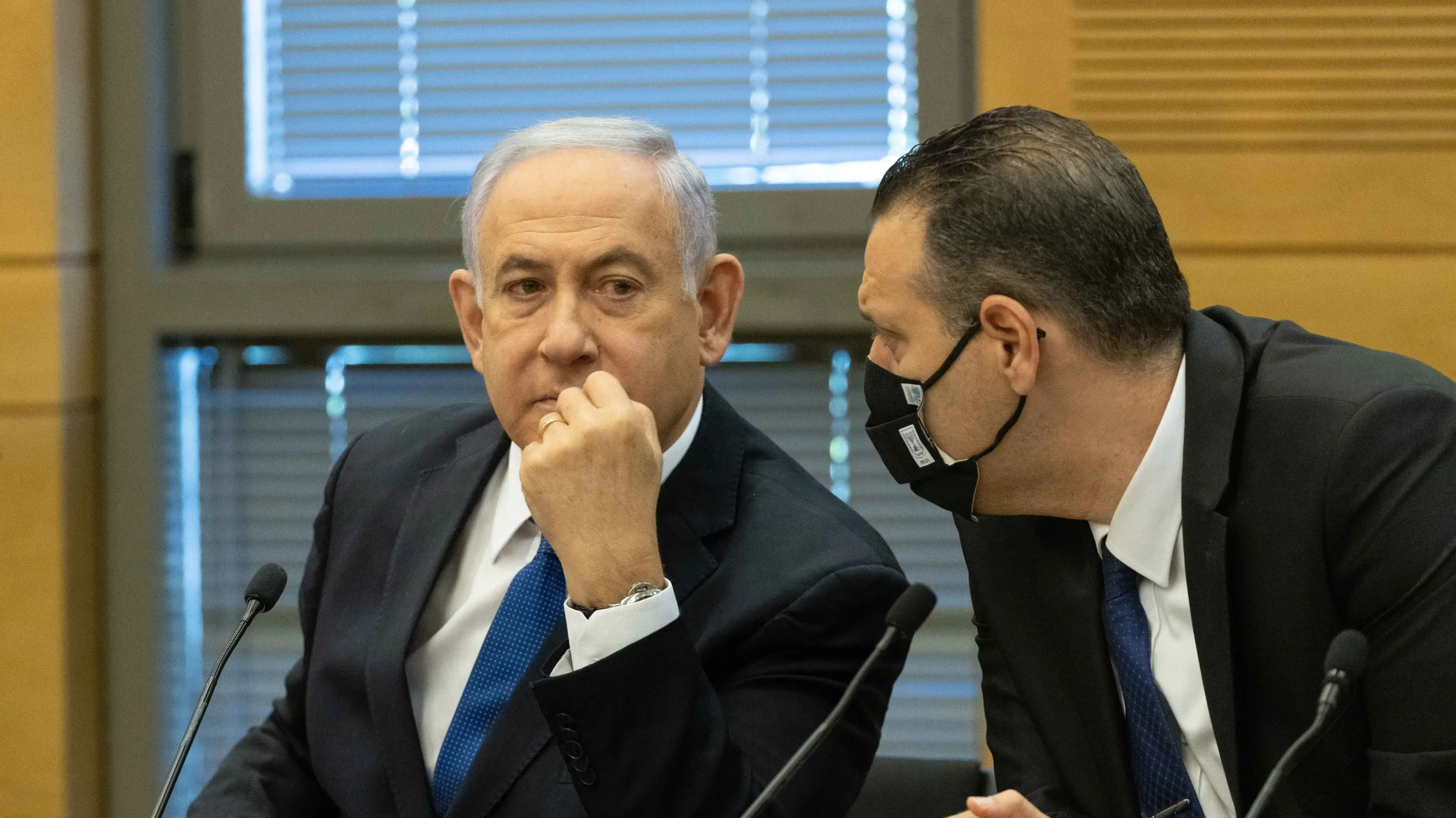 ראש הממשלה, בנימין נתניהו וח"כ מיקי זוהר במהלך ישיבת סיעת הליכוד בכנסת 6 ביוני 2021 ראש הממשלה, בנימין נתניהו וח"כ מיקי זוהר במהלך ישיבת סיעת הליכוד בכנסת 6 ביוני 2021