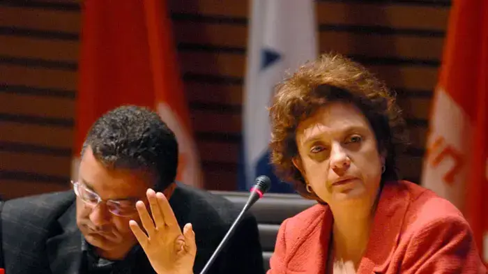 שרת החינוך יולי תמיר נגד האוצר שרת החינוך יולי תמיר נגד האוצר