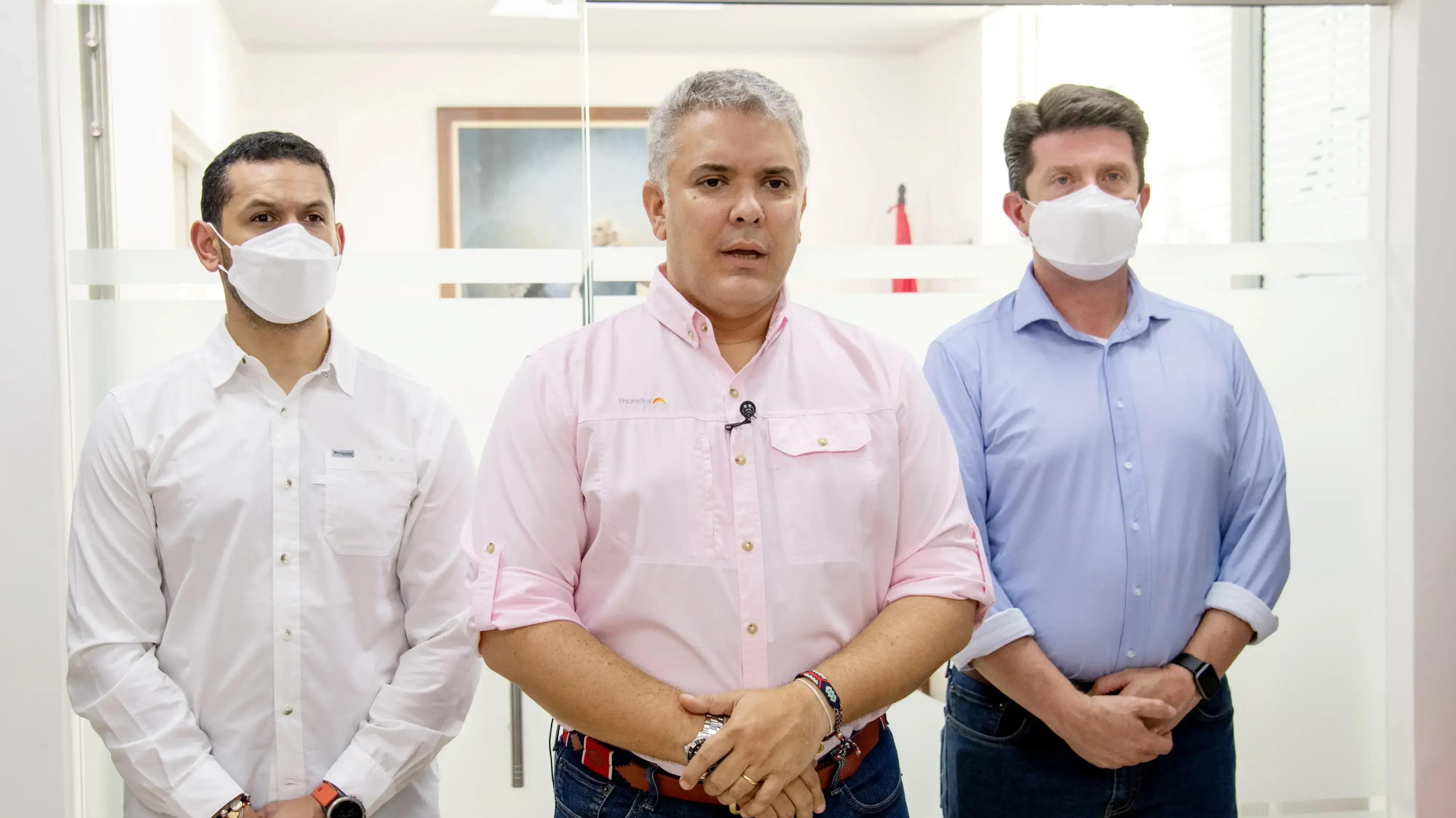 נשיא קולומביה איוואן דוקה נושא הצהרה לאחר האירוע במסוק. 25 ביוני 2021 נשיא קולומביה איוואן דוקה נושא הצהרה לאחר האירוע במסוק. 25 ביוני 2021