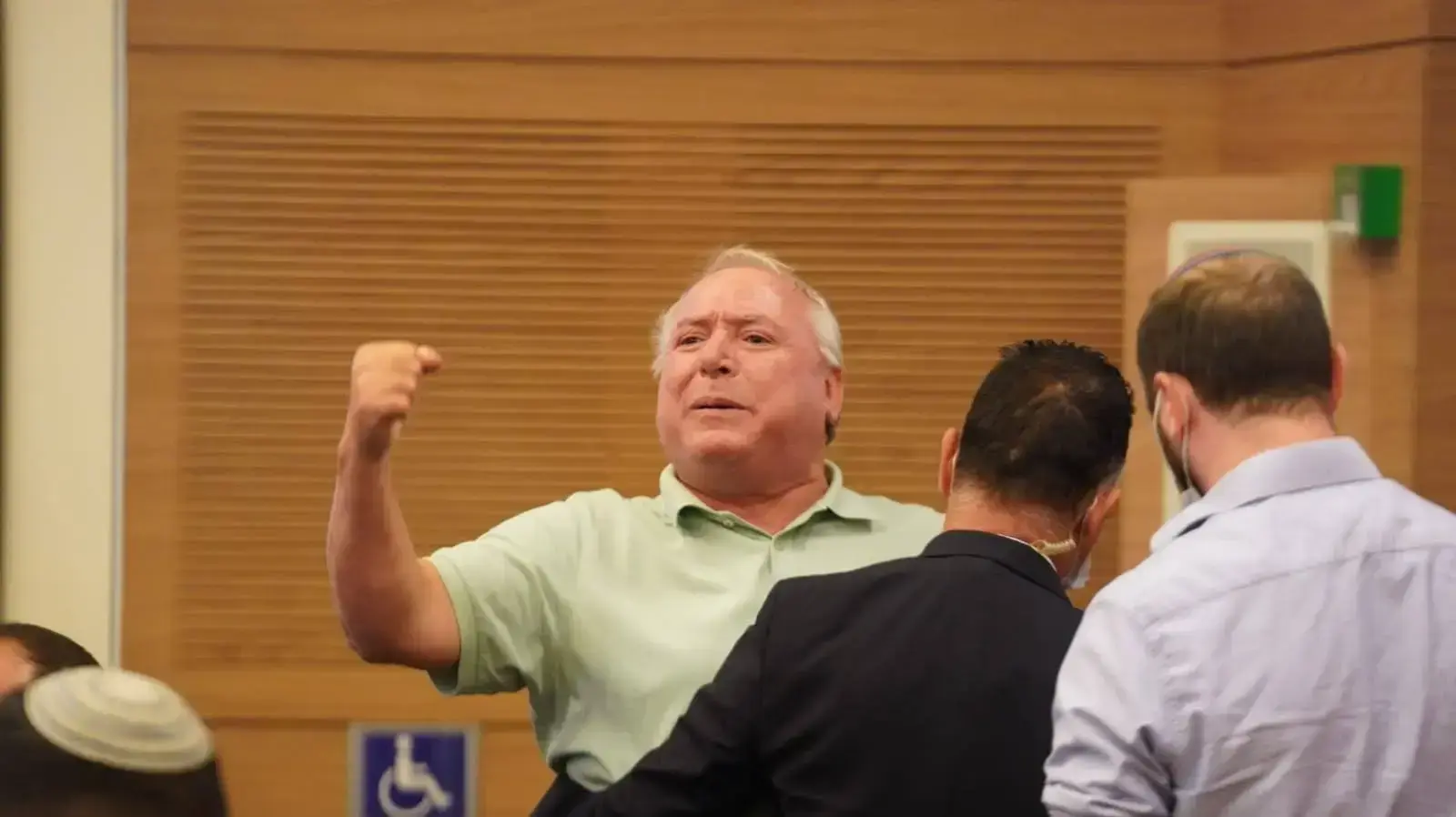 דודי אמסלם במהלך הוועדה המסדרת בכנסת 29 ביוני 2021 דודי אמסלם במהלך הוועדה המסדרת בכנסת 29 ביוני 2021