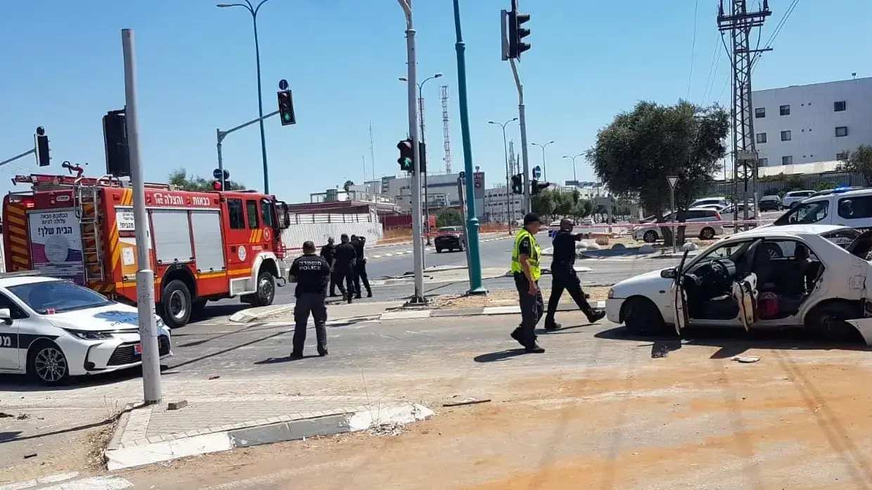 תאונת דרכים בין רכב כיבוי אש לרכב פרטי סמוך לצומת התעבורה ברמלה, 12 ביולי 2021 תאונת דרכים בין רכב כיבוי אש לרכב פרטי סמוך לצומת התעבורה ברמלה, 12 ביולי 2021
