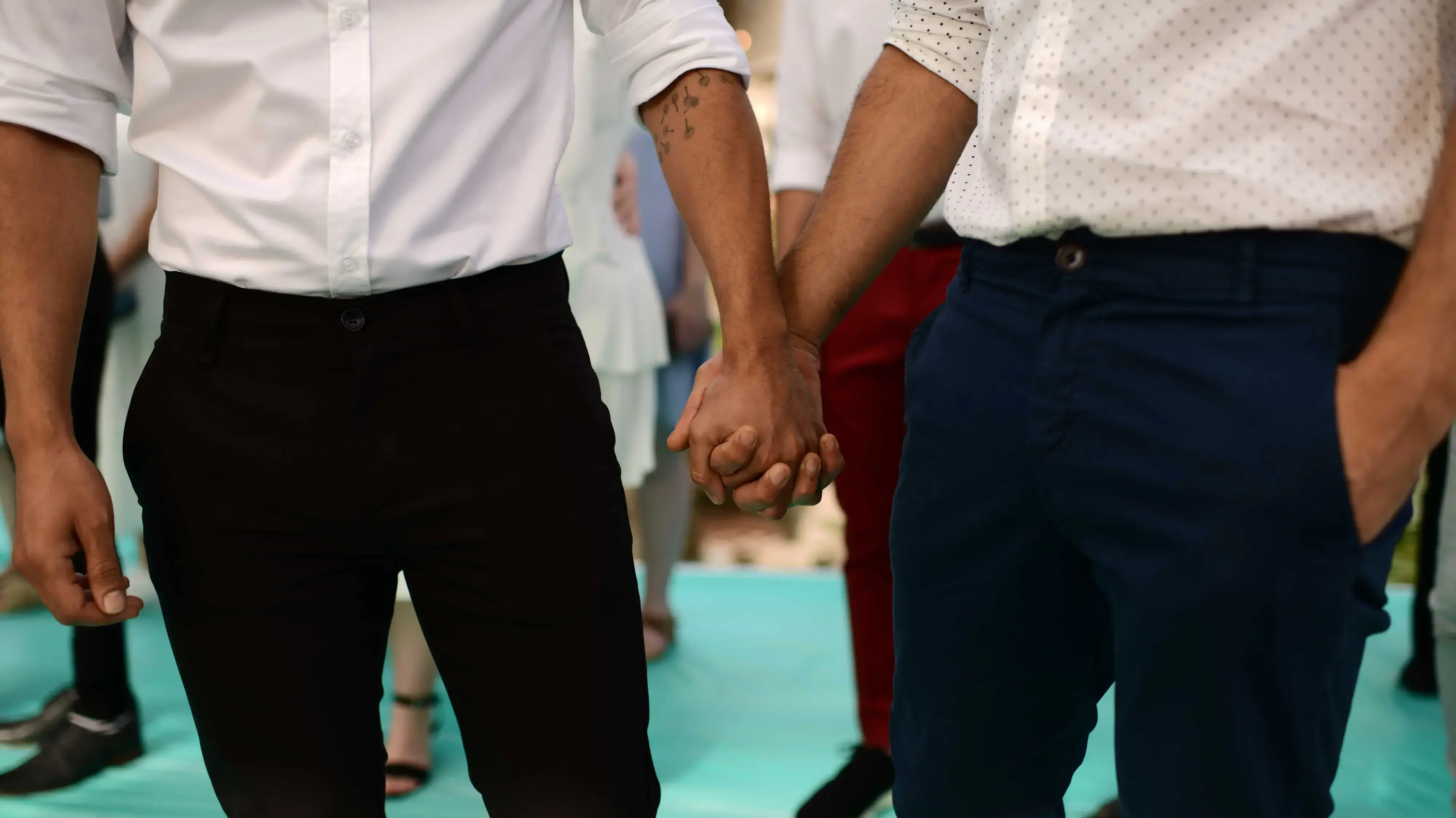 זוג בני אותו מין במהלך חתונתם בתל אביב זוג בני אותו מין במהלך חתונתם בתל אביב