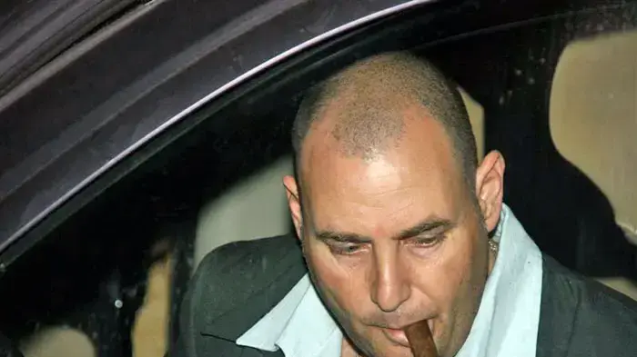 צביקה הדר חזק בסיגר צביקה הדר חזק בסיגר