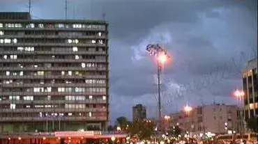 ארונות מוצבים בכיכר רבין לזכר ההרוגים הפלסטינים מאז תחילת אינתיפאדת אל אקצה ארונות מוצבים בכיכר רבין לזכר ההרוגים הפלסטינים מאז תחילת אינתיפאדת אל אקצה