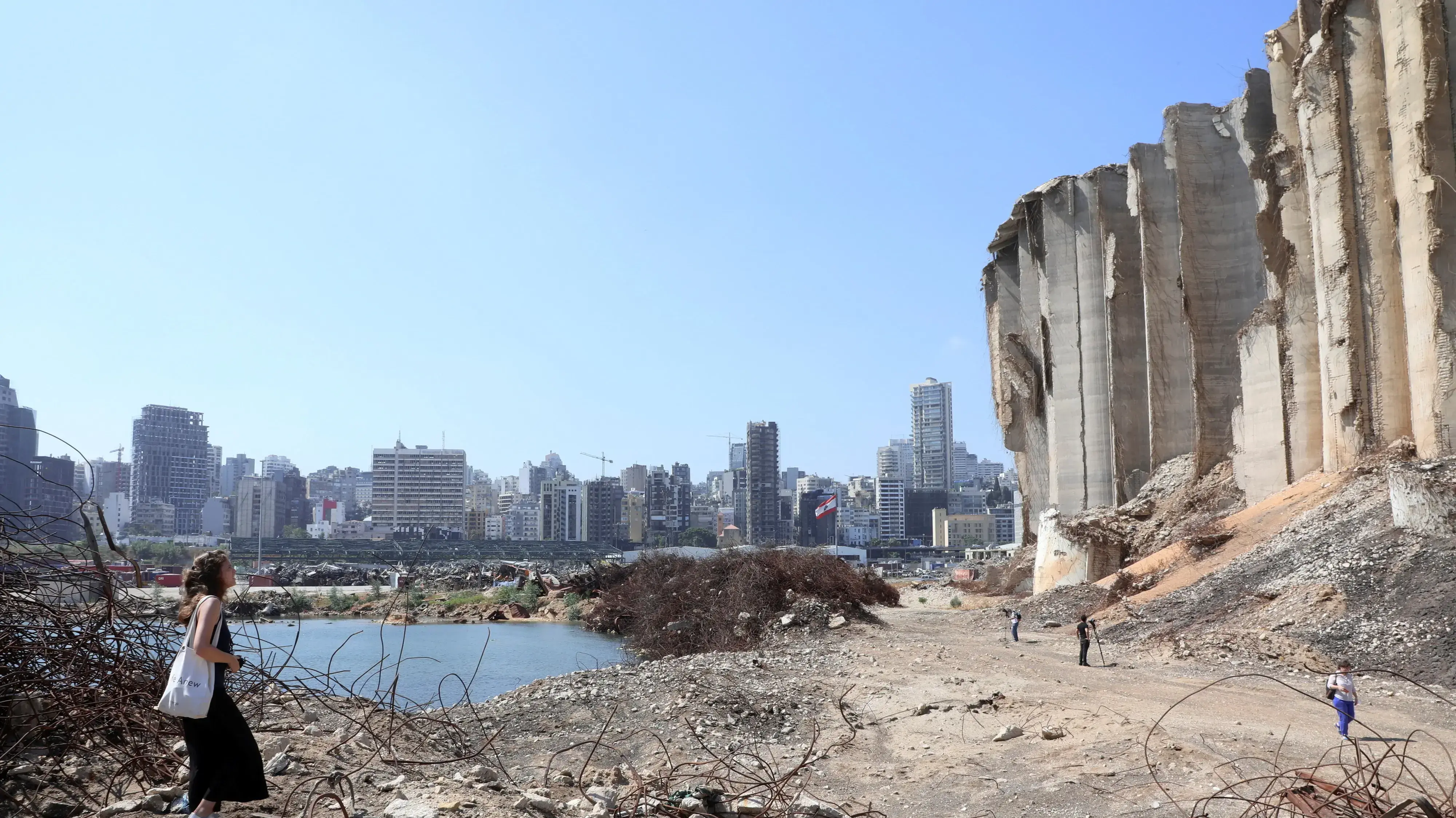 הריסות בביירות, לבנון, לאחר הפיצוץ בנמל, 11 ביולי, 2020 הריסות בביירות, לבנון, לאחר הפיצוץ בנמל, 11 ביולי, 2020