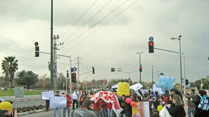 הפגנות סטודנטים במחלף רוקח הפגנות סטודנטים במחלף רוקח