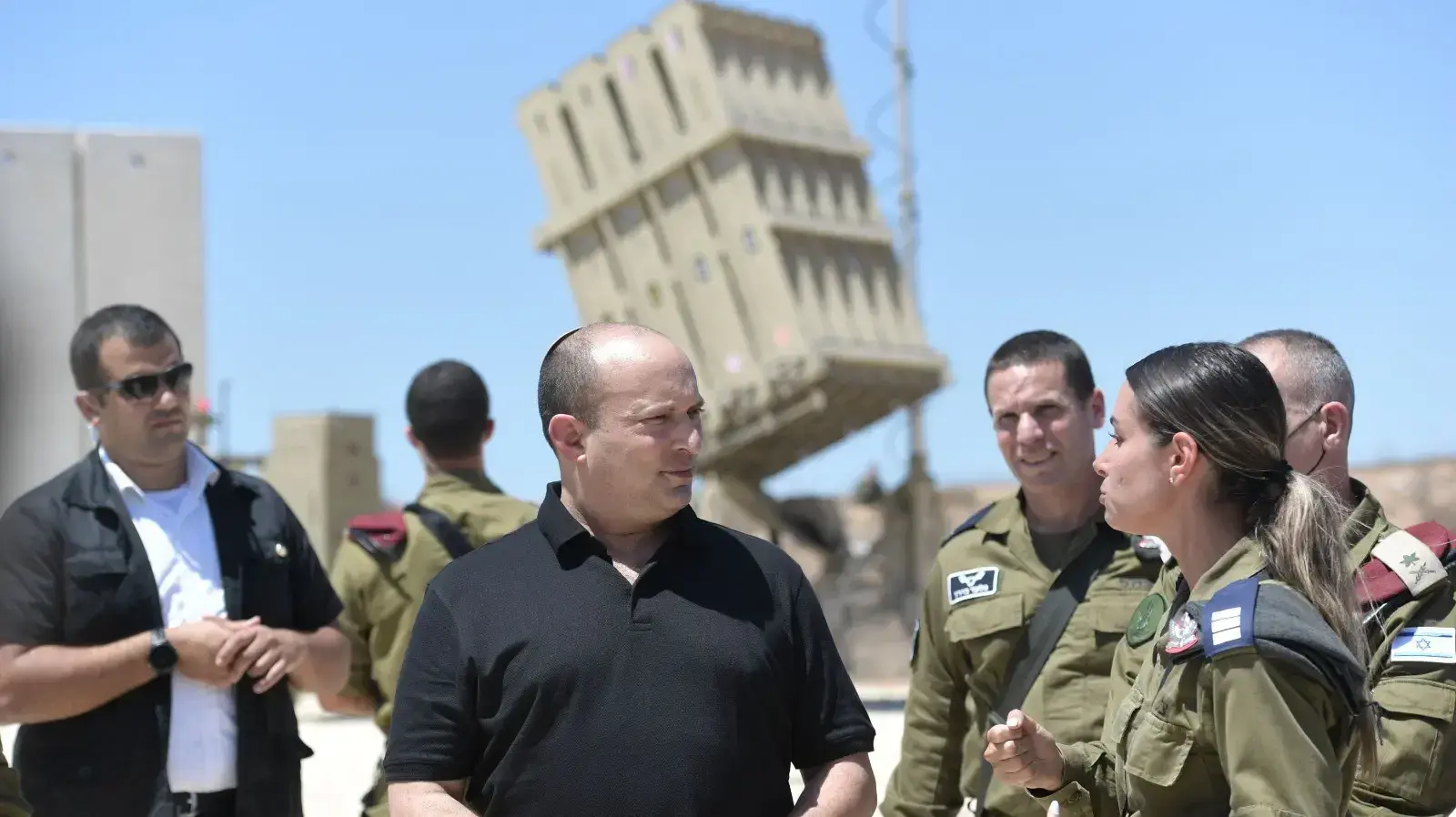 ראש הממשלה נפתלי בנט בהערכת מצב באוגדת עזה, בהשתתפות שר הביטחון בני גנץ, הרמטכ"ל אביב כוכבי, ראש המטה לביטחון לאומי (מל"ל), ד"ר איל חולתא, מפקד פיקוד דרום, אלוף אליעזר טולדנו, מפקד אוגדת עזה, תא"ל נמרוד אלוני, 17 באוגוסט 2021 ראש הממשלה נפתלי בנט בהערכת מצב באוגדת עזה, בהשתתפות שר הביטחון בני גנץ, הרמטכ"ל אביב כוכבי, ראש המטה לביטחון לאומי (מל"ל), ד"ר איל חולתא, מפקד פיקוד דרום, אלוף אליעזר טולדנו, מפקד אוגדת עזה, תא"ל נמרוד אלוני, 17 באוגוסט 2021