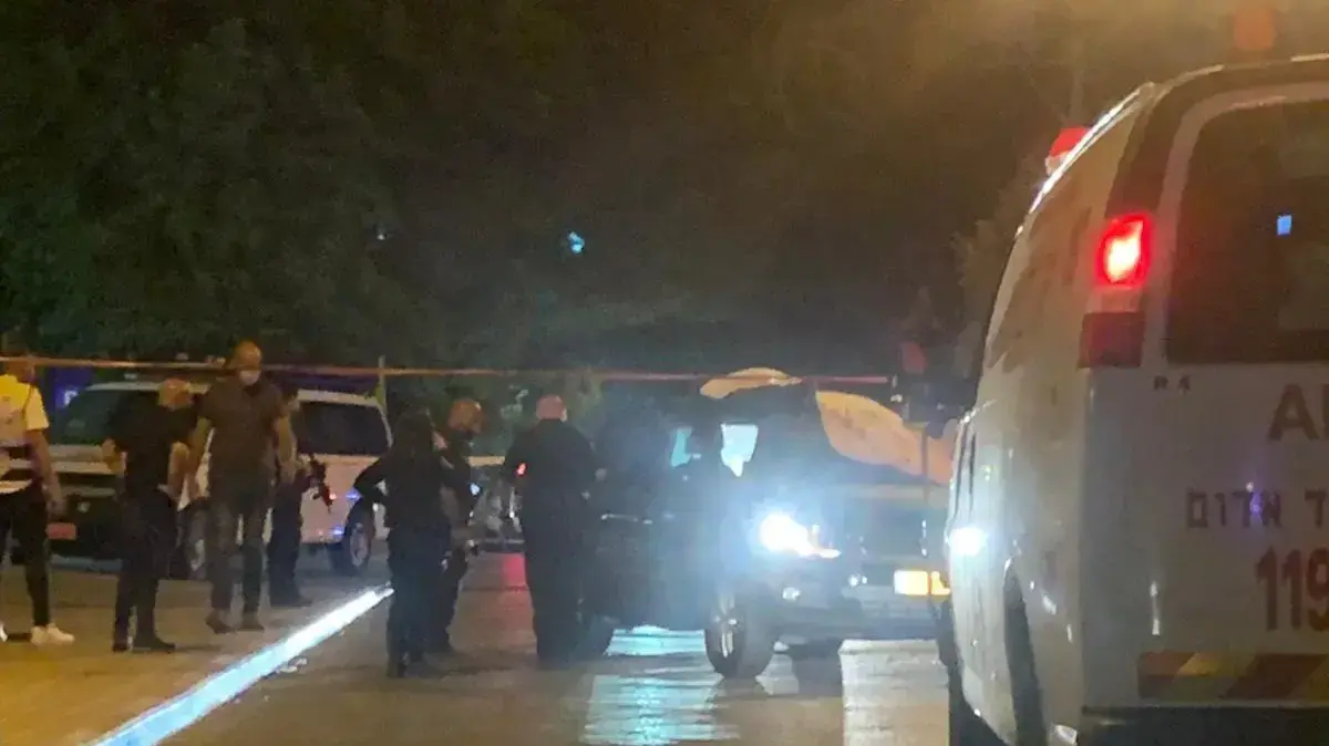 זירת הירי בה נרצחה צעירה ברמלה. 20 באוגוסט 2021 זירת הירי בה נרצחה צעירה ברמלה. 20 באוגוסט 2021