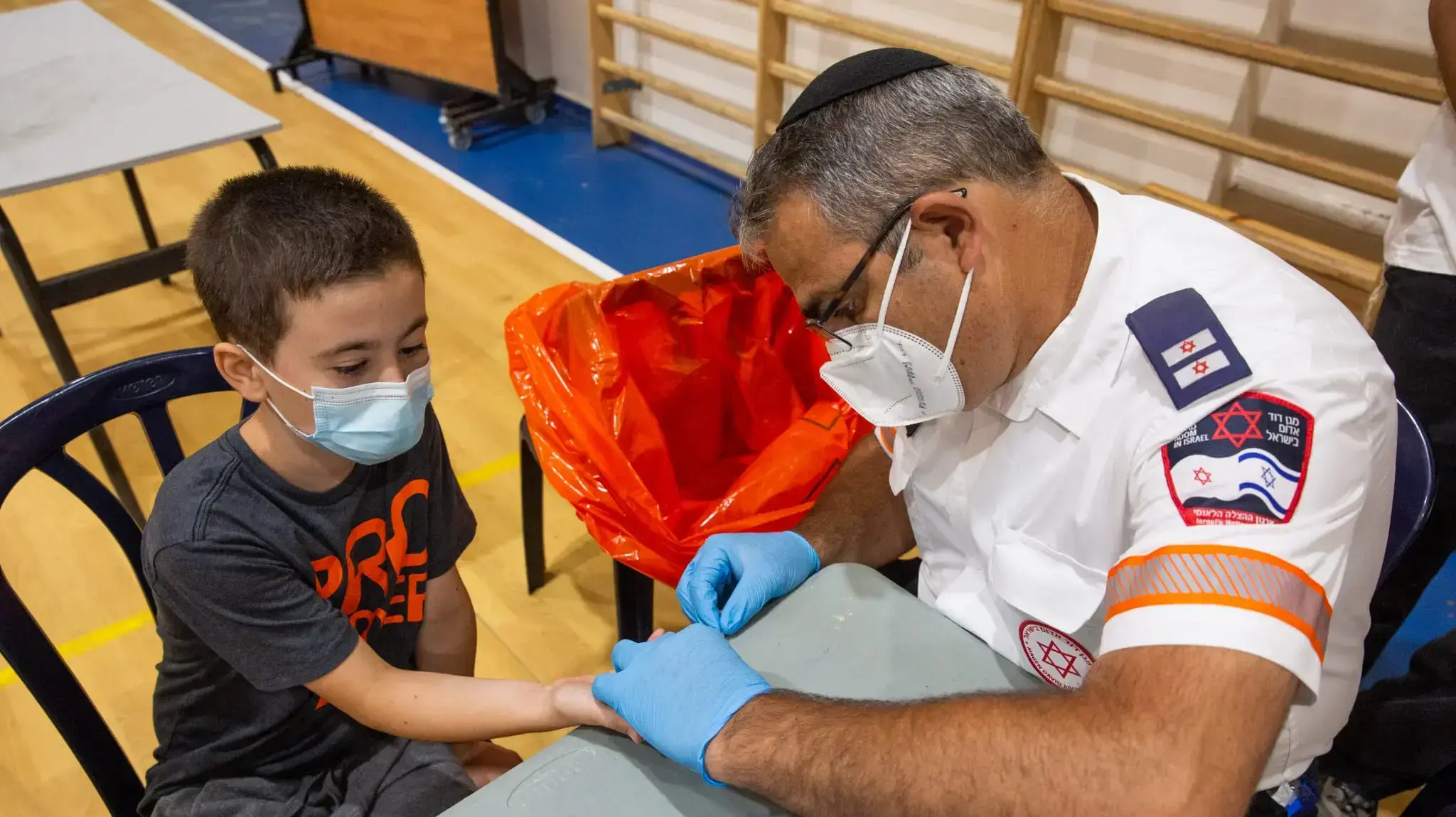 מתחם הבדיקות הסרולוגיות לילדים, קרל נטר ירושלים, 22 באוגוסט 2021 מתחם הבדיקות הסרולוגיות לילדים, קרל נטר ירושלים, 22 באוגוסט 2021