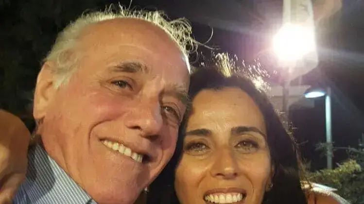 איציק קמחי, נהג מונית בן 73 מגבעתיים, מחוסן, נדבק בקורונה מאחד הנוסעים שעלו למוניתו עם בתו גלית איציק קמחי, נהג מונית בן 73 מגבעתיים, מחוסן, נדבק בקורונה מאחד הנוסעים שעלו למוניתו עם בתו גלית