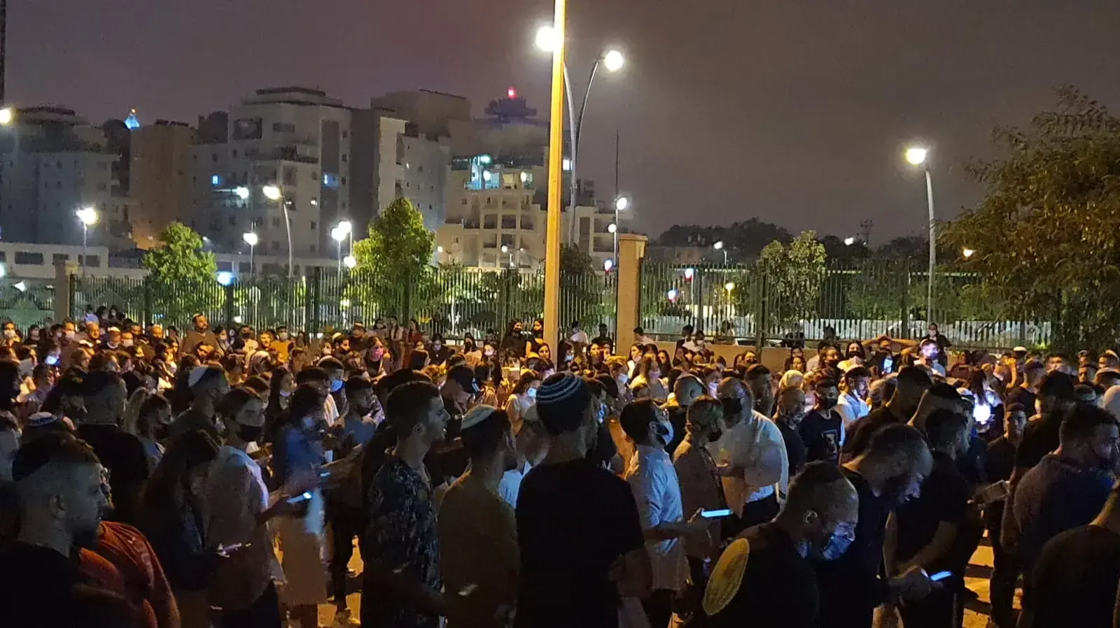 סליחות מבית החולים סורוקה בבאר שבע למען החייל בראל חדריה שמואלי. 26 באוגוסט 2021 סליחות מבית החולים סורוקה בבאר שבע למען החייל בראל חדריה שמואלי. 26 באוגוסט 2021