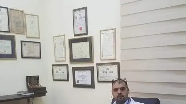 חאזם אלג׳ולאני, רופא שניסה לבצע פיגוע דקירה בעיר העתיקה בירושלים ומותו נקבע בבית החולים, 10 בספטמבר 2021 חאזם אלג׳ולאני, רופא שניסה לבצע פיגוע דקירה בעיר העתיקה בירושלים ומותו נקבע בבית החולים, 10 בספטמבר 2021
