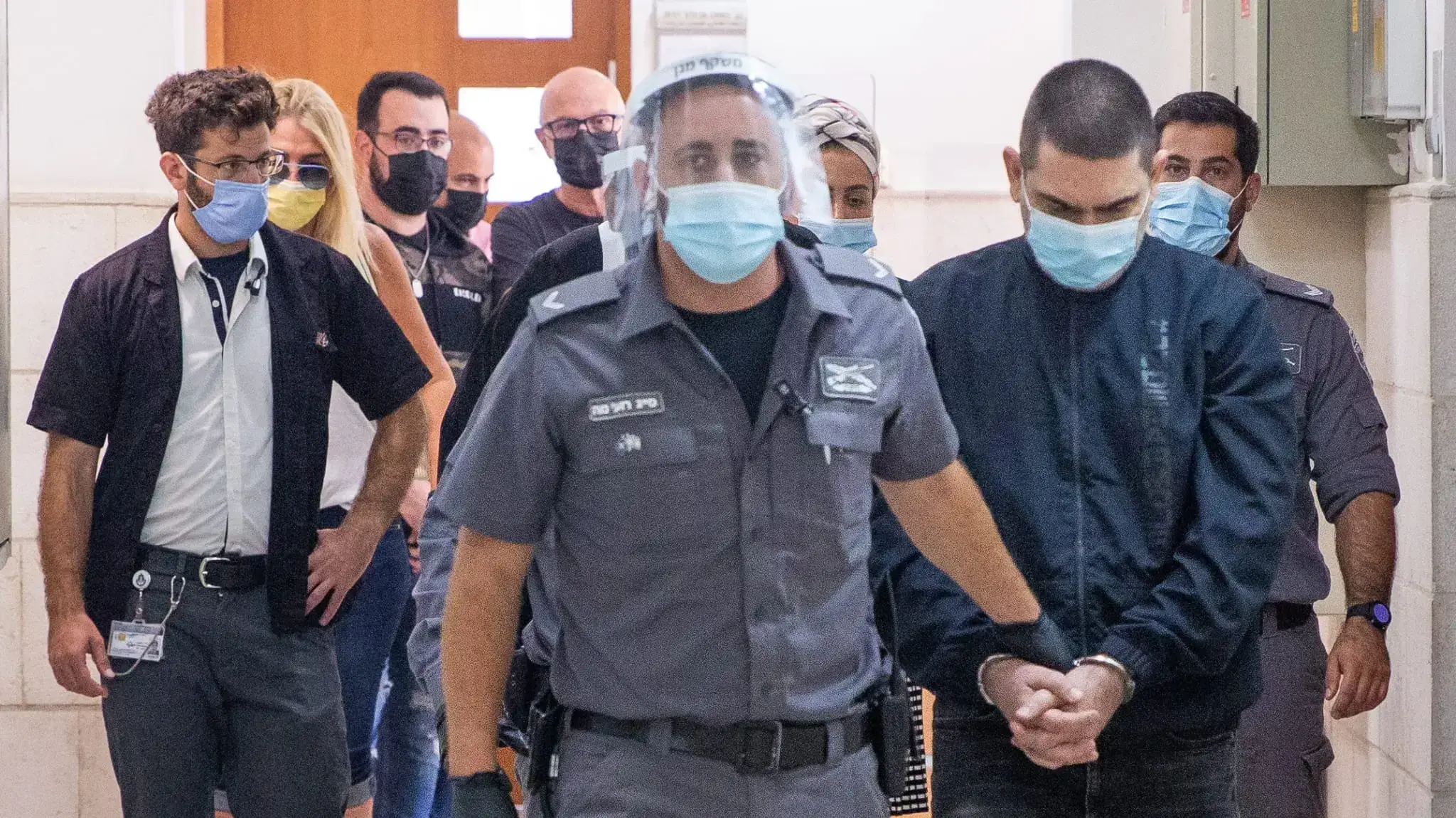 המתלוננת והנאשם קובי סטרוג, המואשם בניסיון רצח ושיבוש מהלכי משפט לאחר שתקף בחפץ חד אישה שאיתה ניהל רומן במשך 13 שנים בדיון בבית המשפט
12 בספט 2021 המתלוננת והנאשם קובי סטרוג, המואשם בניסיון רצח ושיבוש מהלכי משפט לאחר שתקף בחפץ חד אישה שאיתה ניהל רומן במשך 13 שנים בדיון בבית המשפט
12 בספט 2021