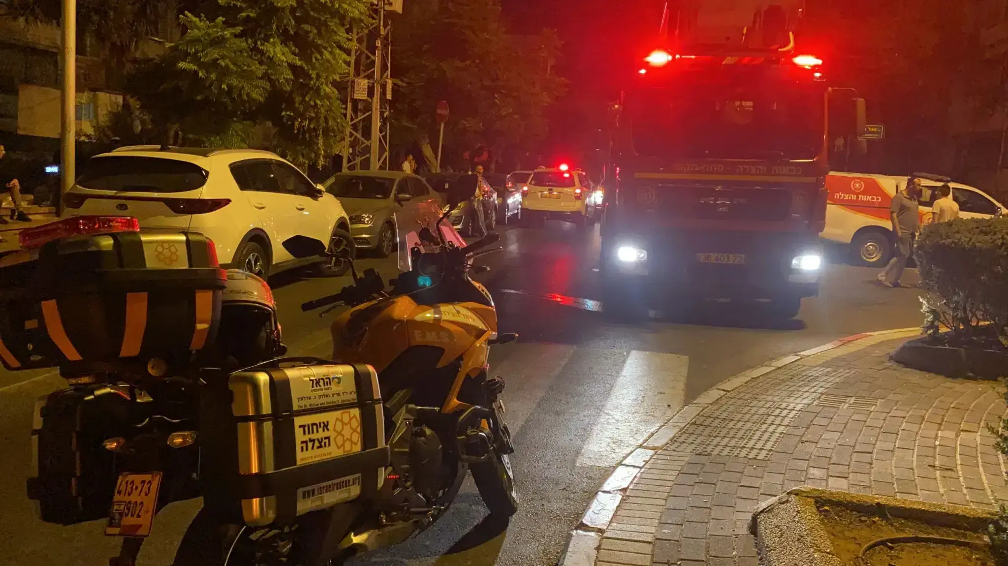 שריפה פרצה בבית בפתח תקווה, ילד בן 12 נפגע אנושות וגבר בן 50 נפגע באורח קשה, 23 בספטמבר 2021 שריפה פרצה בבית בפתח תקווה, ילד בן 12 נפגע אנושות וגבר בן 50 נפגע באורח קשה, 23 בספטמבר 2021