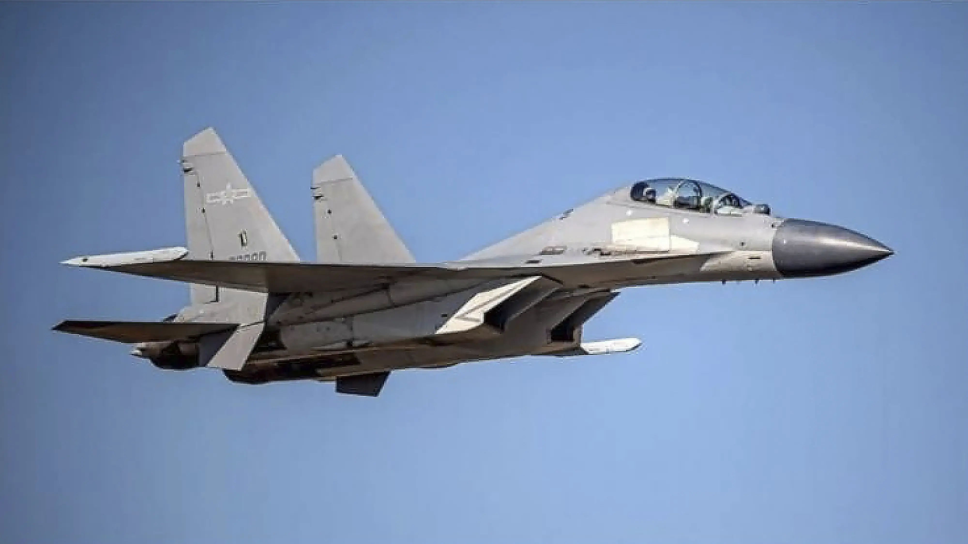 תמונה של מטוס קרב סיני מדגם J-16 שסיפק משרד ההגנה של טייוואן תמונה של מטוס קרב סיני מדגם J-16 שסיפק משרד ההגנה של טייוואן