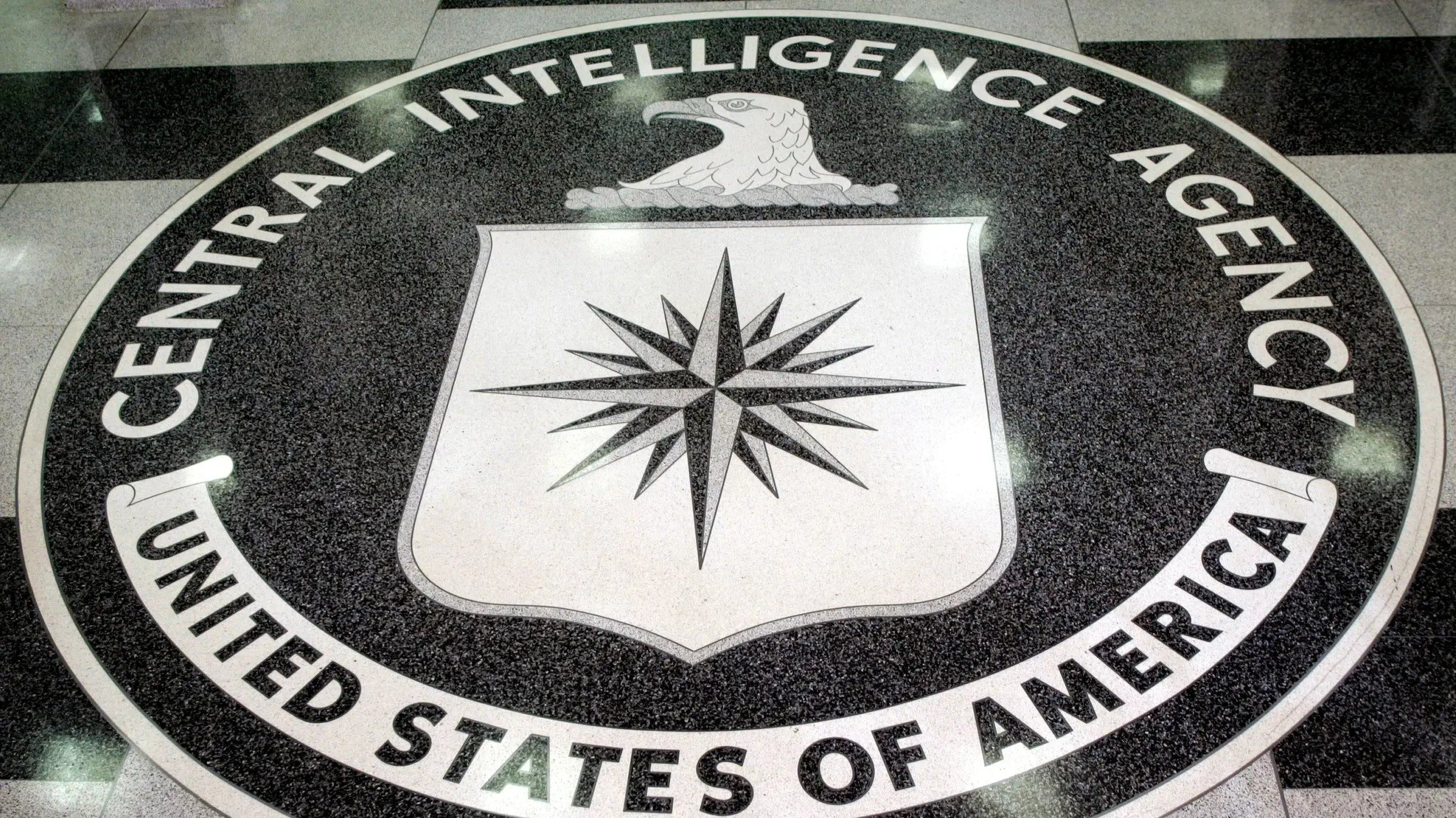 הלוגו של ה-CIA המוצב במפקדת הסוכנות בלוס אנג'לס הלוגו של ה-CIA המוצב במפקדת הסוכנות בלוס אנג'לס
