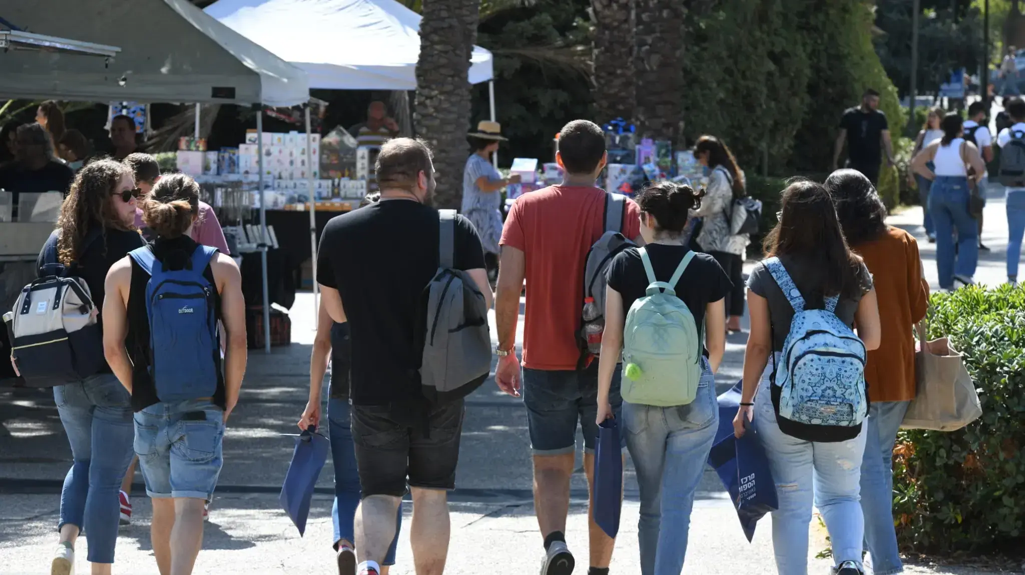 סטודנטים בפתיחת שנת הלימודים האקדמית, אוניברסיטת תל אביב,10 באוקטובר 2021 סטודנטים בפתיחת שנת הלימודים האקדמית, אוניברסיטת תל אביב,10 באוקטובר 2021