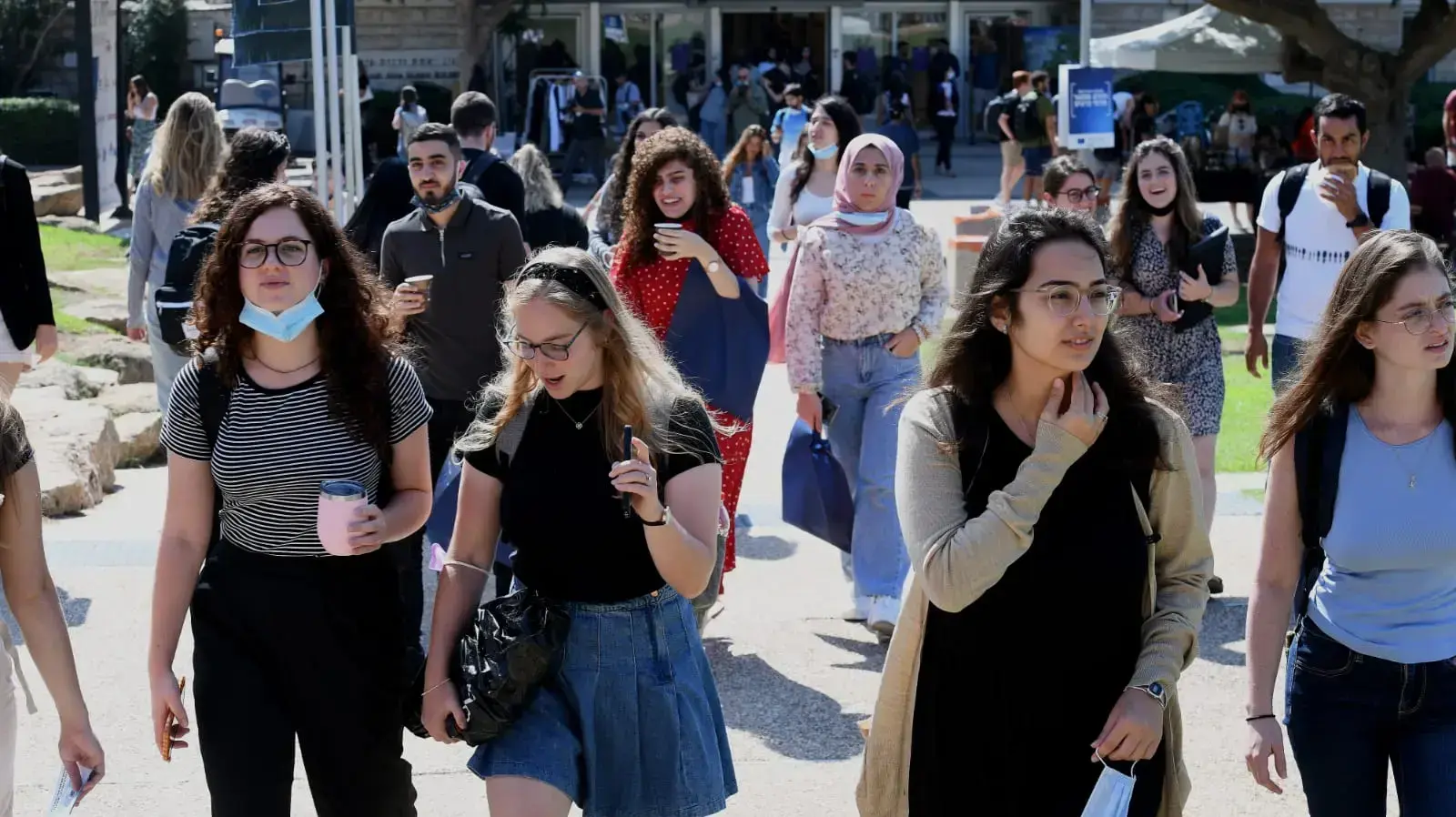 סטודנטים בפתיחת שנת הלימודים האקדמית, אוניברסיטת תל אביב,10 באוקטובר 2021 סטודנטים בפתיחת שנת הלימודים האקדמית, אוניברסיטת תל אביב,10 באוקטובר 2021