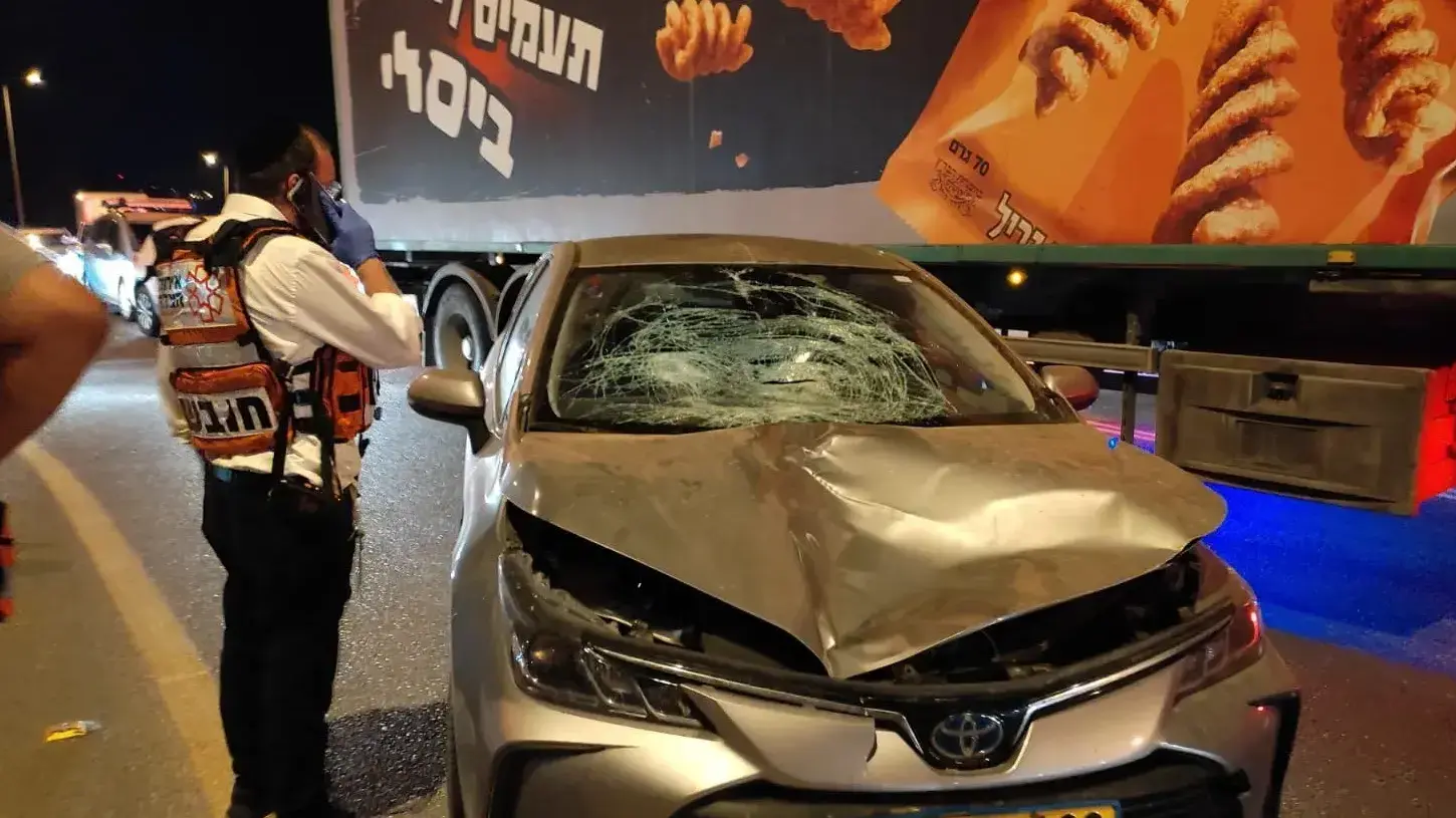 זירת התאונה בה נהרג בן 17 ליד מושב עוצם, 10 באוקטובר, 2021 זירת התאונה בה נהרג בן 17 ליד מושב עוצם, 10 באוקטובר, 2021
