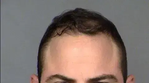 אשר דזן. חשוד בגין עבירות מין נגד ילדה בת משטרת לאס וגאס. אשר דזן. חשוד בגין עבירות מין נגד ילדה בת משטרת לאס וגאס.