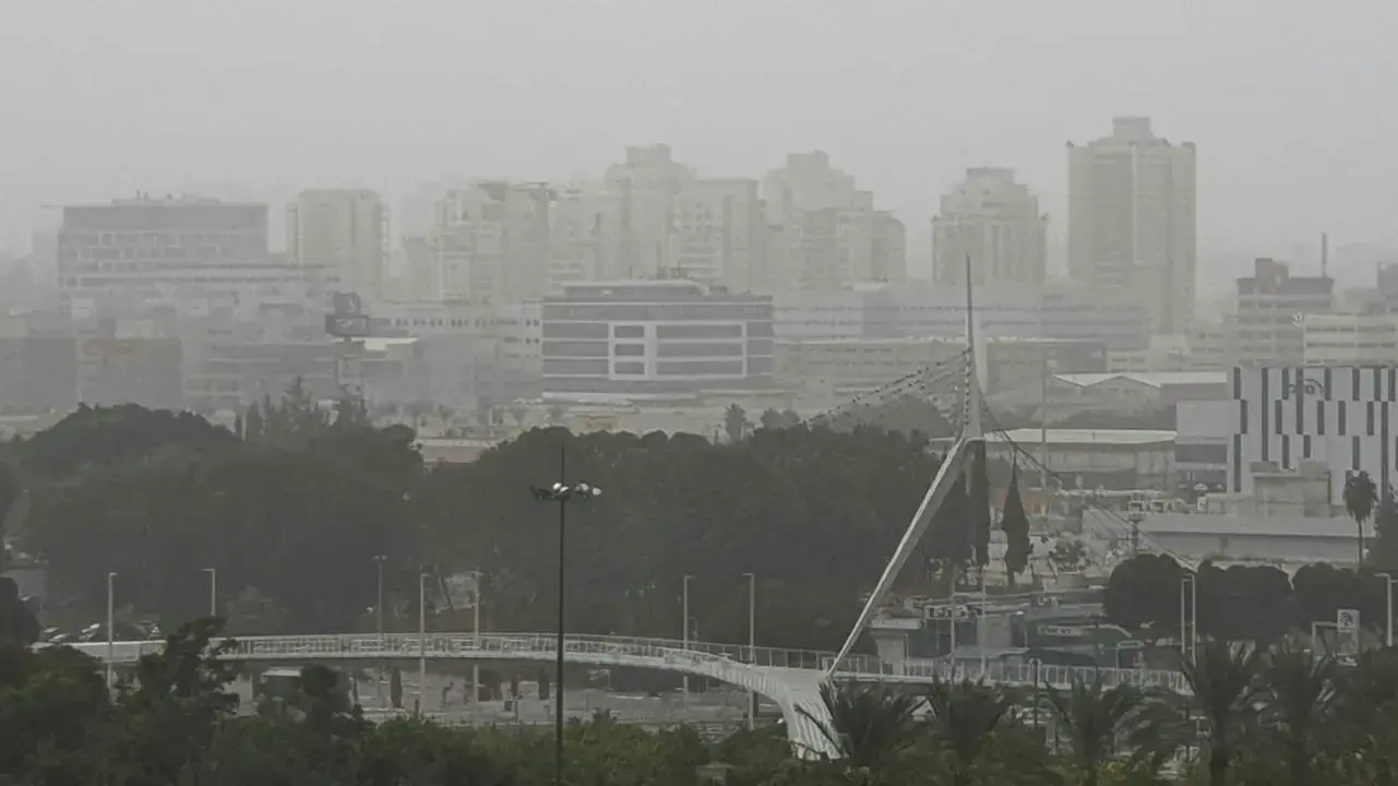 אובך כבד באזור פתח תקווה, נובמבר 2021