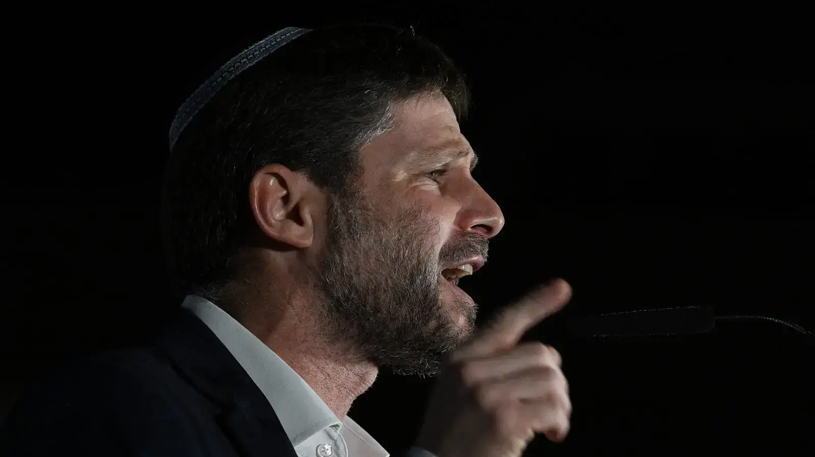 ח"כ בצלאל סמוטריץ מחאת ההמונים: עצרת מרכזית בכיכר הבימה על שמירת מדינת יהודית ודמוקרטית 07 בדצמבר 2021 ח"כ בצלאל סמוטריץ מחאת ההמונים: עצרת מרכזית בכיכר הבימה על שמירת מדינת יהודית ודמוקרטית 07 בדצמבר 2021