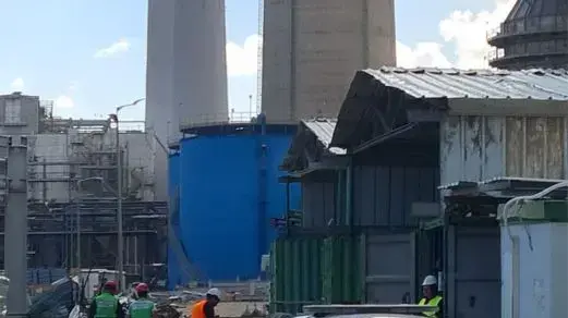 זירת התאונה הקטלנית שבה נפל פועל אל מותו בחדרה זירת התאונה הקטלנית שבה נפל פועל אל מותו בחדרה