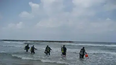 החיפוישם אחר הנער נועם צירקול בחוף בת"א (מדור צילום זק"א) החיפוישם אחר הנער נועם צירקול בחוף בת"א (מדור צילום זק"א)