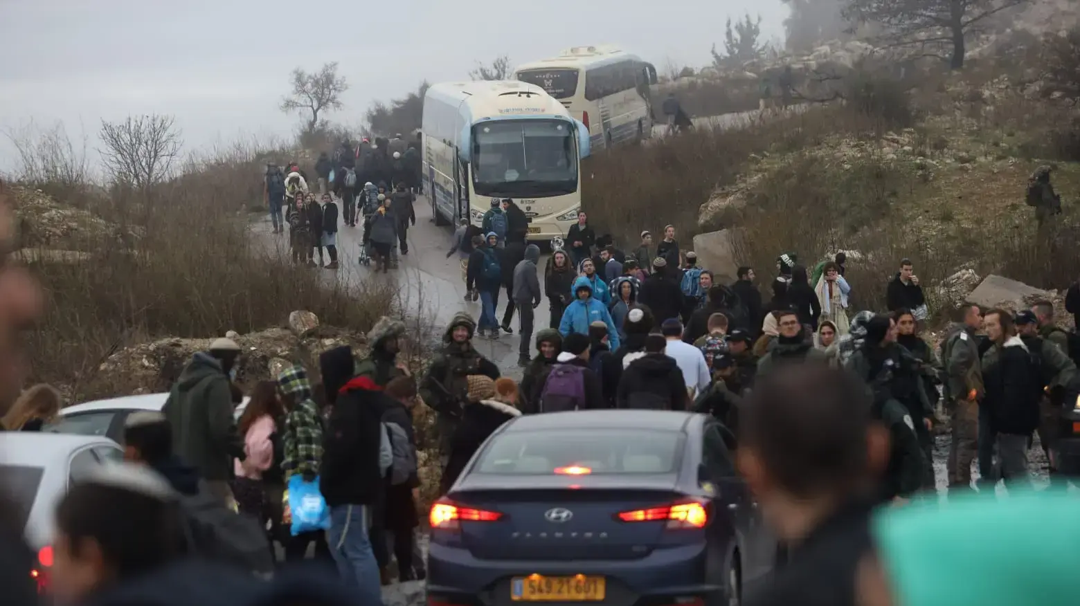 אלפים צעדו למקום הפיגוע בו נרצח יהודה דימנטמן, חומש, 23 בדצמבר 2021 אלפים צעדו למקום הפיגוע בו נרצח יהודה דימנטמן, חומש, 23 בדצמבר 2021