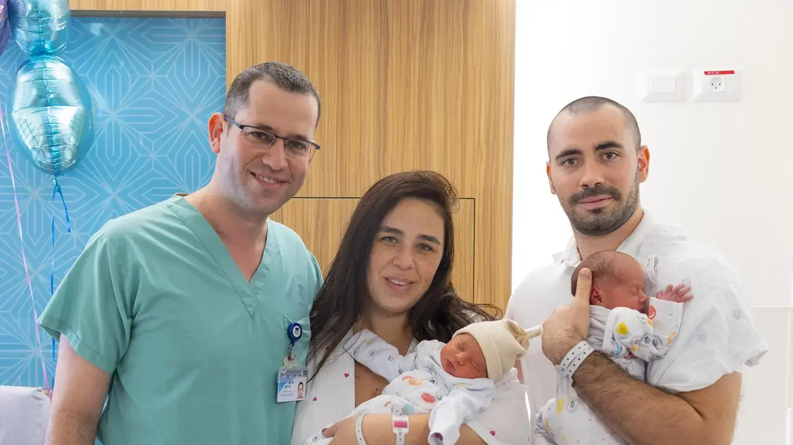 היריון של 1 למיליון - נולדו תאומים בריאים לאשה עם 2 רחמים היריון של 1 למיליון - נולדו תאומים בריאים לאשה עם 2 רחמים