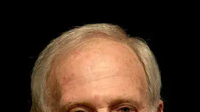 השתתף בעשרות הצגות. אלכס פלג