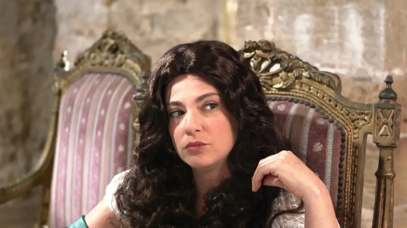 המלכה אסתר, היהודים באים, יעל שרוני המלכה אסתר, היהודים באים, יעל שרוני