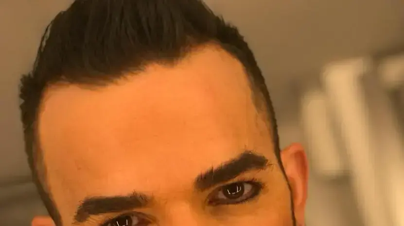 אמן הקרקס ברנרד חזן חשוד באונס תלמידה בבית הספר לקרקס אותו הוא מנהל אמן הקרקס ברנרד חזן חשוד באונס תלמידה בבית הספר לקרקס אותו הוא מנהל