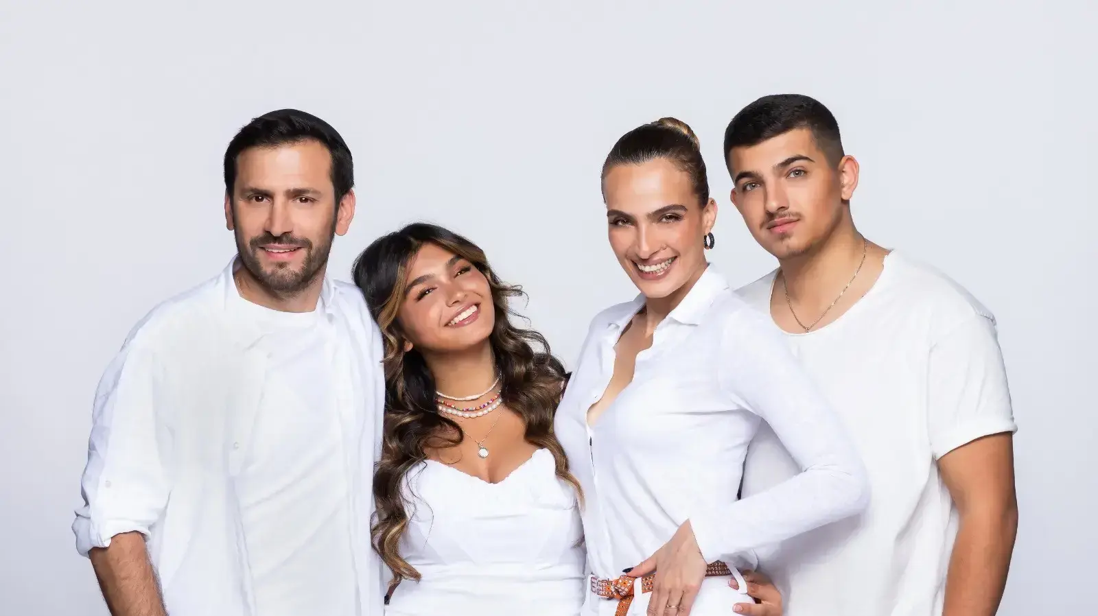 משהו מרגיש אחר. משפחת שדה משהו מרגיש אחר. משפחת שדה