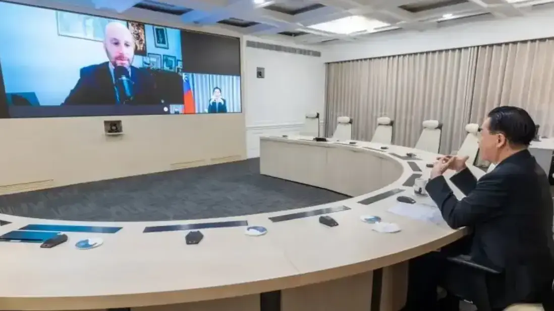 שר החוץ הטייוואני בראיון עם עורך הג'רוזלם פוסט שר החוץ הטייוואני בראיון עם עורך הג'רוזלם פוסט