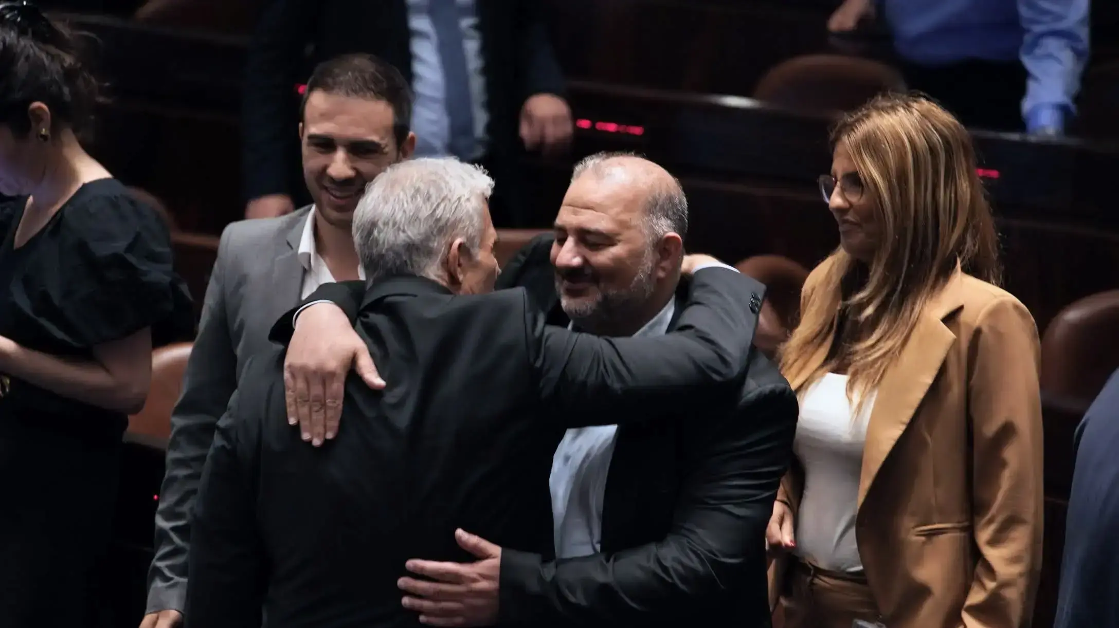 יאיר לפיד ,מנסור עבאס בדיון מליאת הכנסת על פיזורה, 20 ביוני 2022 יאיר לפיד ,מנסור עבאס בדיון מליאת הכנסת על פיזורה, 20 ביוני 2022