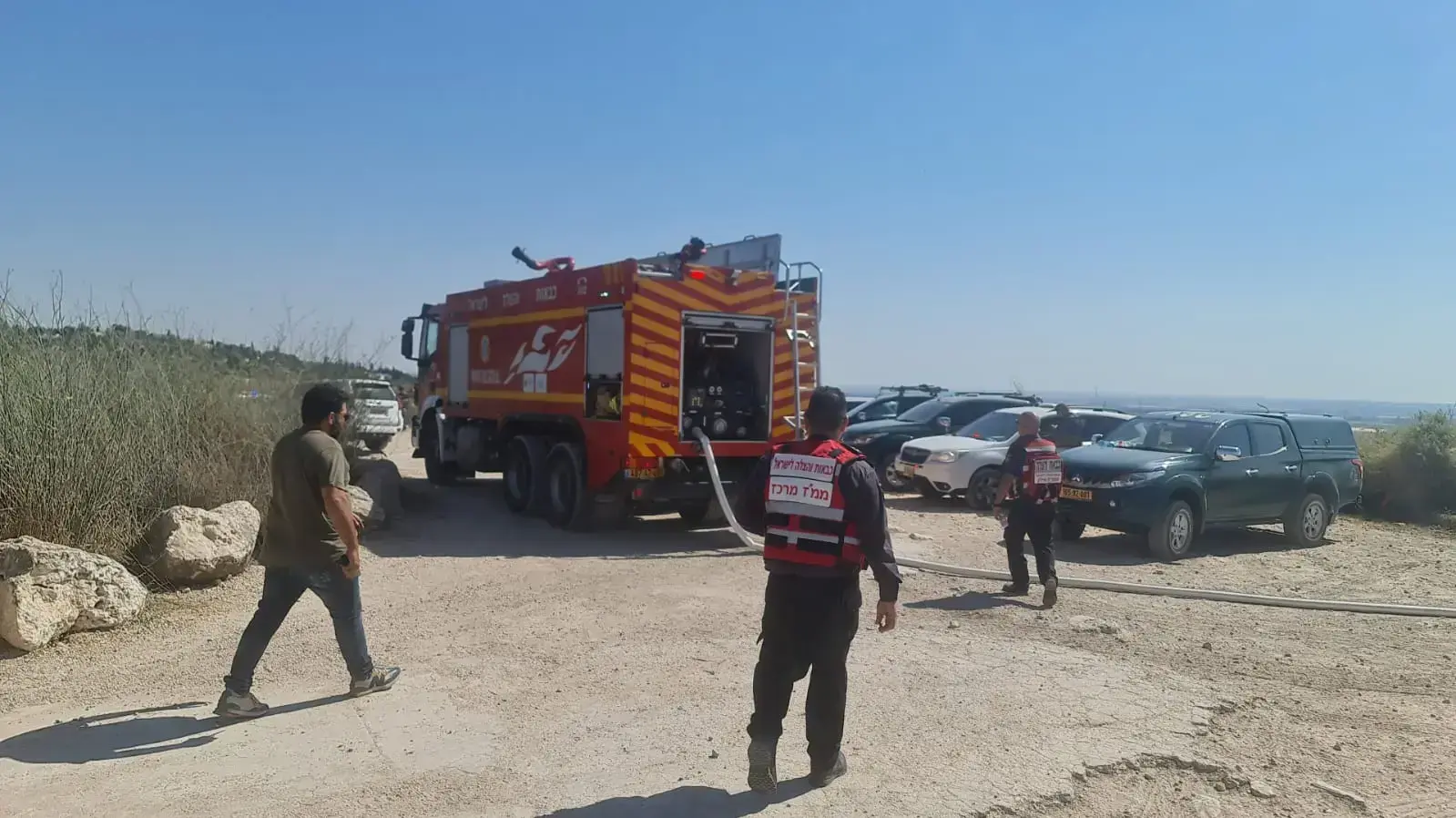 כ-1,100 חניכי צופים פונו מיער המגנים בשל שריפה לכיוון כרמי יוסף, בתל גזר, 4 ביולי 2022 כ-1,100 חניכי צופים פונו מיער המגנים בשל שריפה לכיוון כרמי יוסף, בתל גזר, 4 ביולי 2022