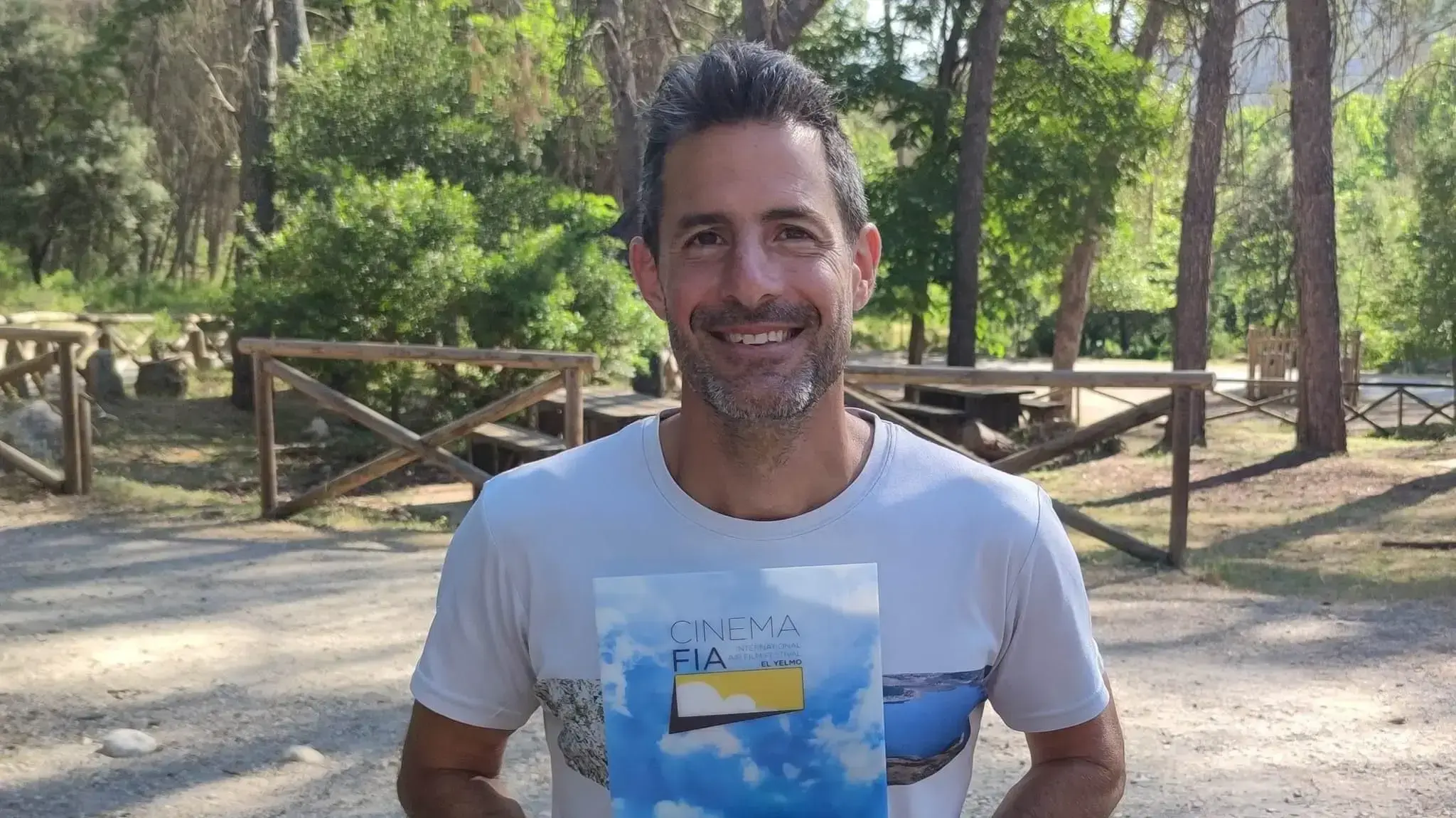 יונתן בן משה טרנגו בפסטיבל סרטי צילום באוויר, בחודש שעבר
מתוך דף הפייסבוק שלו
22 ביולי 2022 יונתן בן משה טרנגו בפסטיבל סרטי צילום באוויר, בחודש שעבר
מתוך דף הפייסבוק שלו
22 ביולי 2022